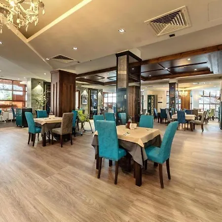 Апартаменти Luxury In Belvedere Club